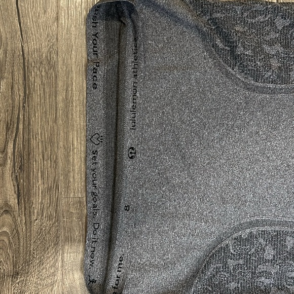 Lululemon‎ Swiftly Tech Racerback Size 8 - Picture 6 of 10